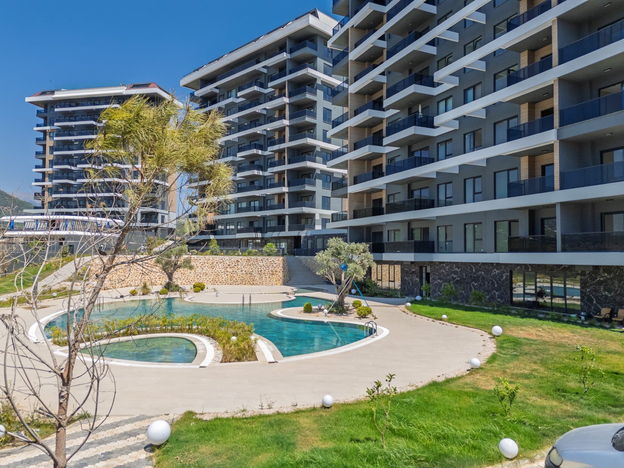 KÜÇÜKER TOWER DENİZ MANZARALI KİRALIK 1+1 DAİRELER