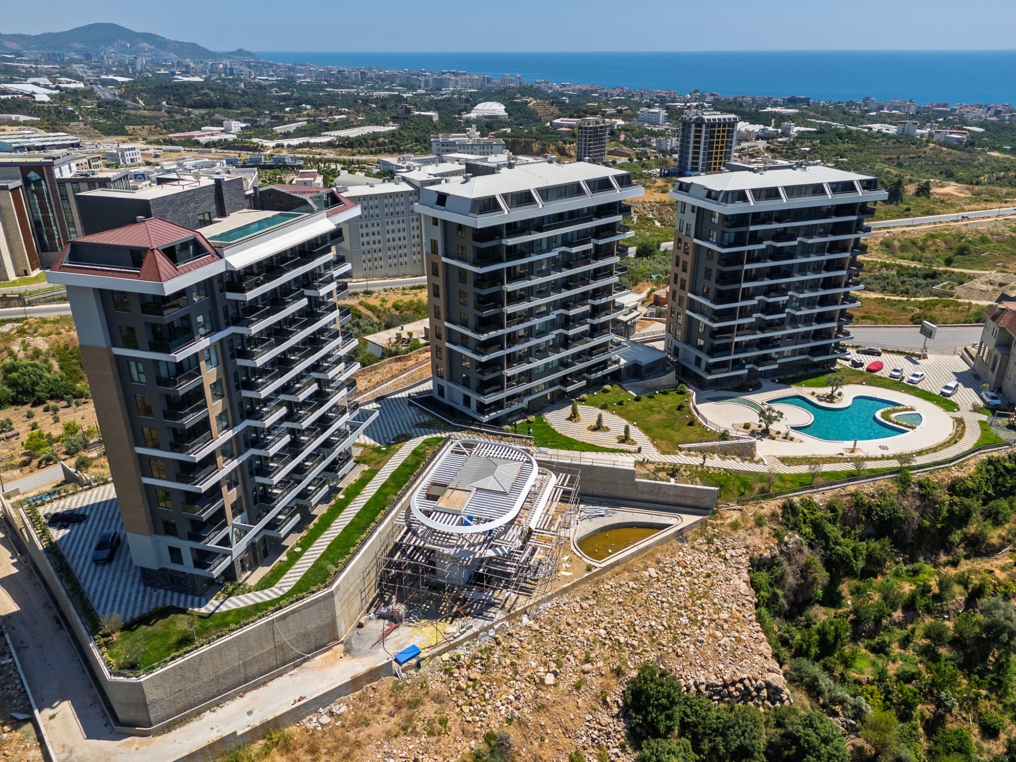 KÜÇÜKER TOWER DENİZ MANZARALI KİRALIK 1+1 DAİRELER