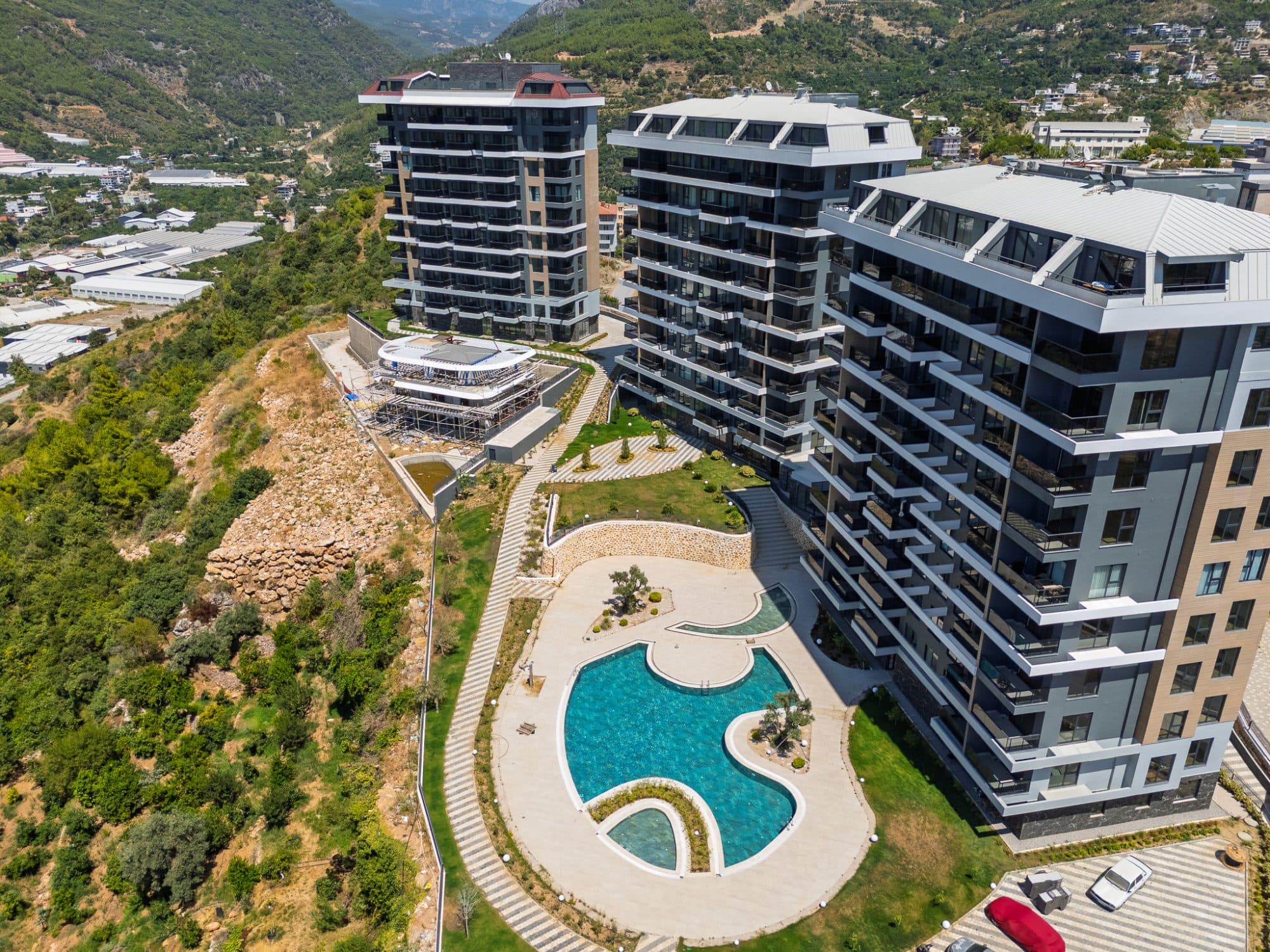 KÜÇÜKER TOWER DENİZ MANZARALI KİRALIK 1+1 DAİRELER