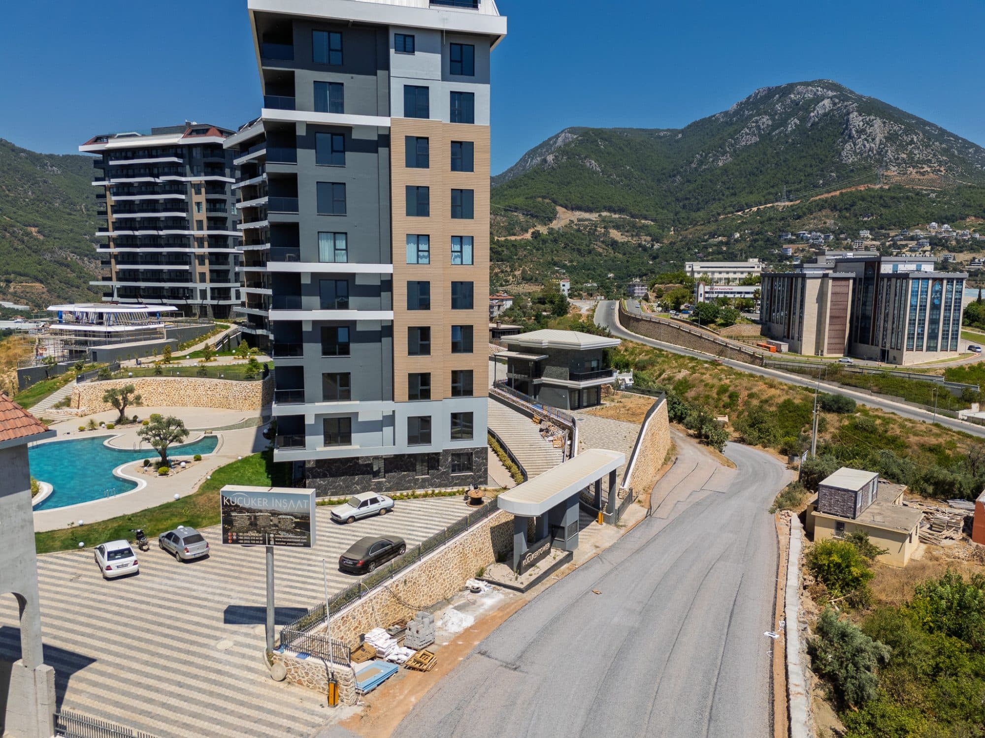 KÜÇÜKER TOWER DENİZ MANZARALI KİRALIK 1+1 DAİRELER