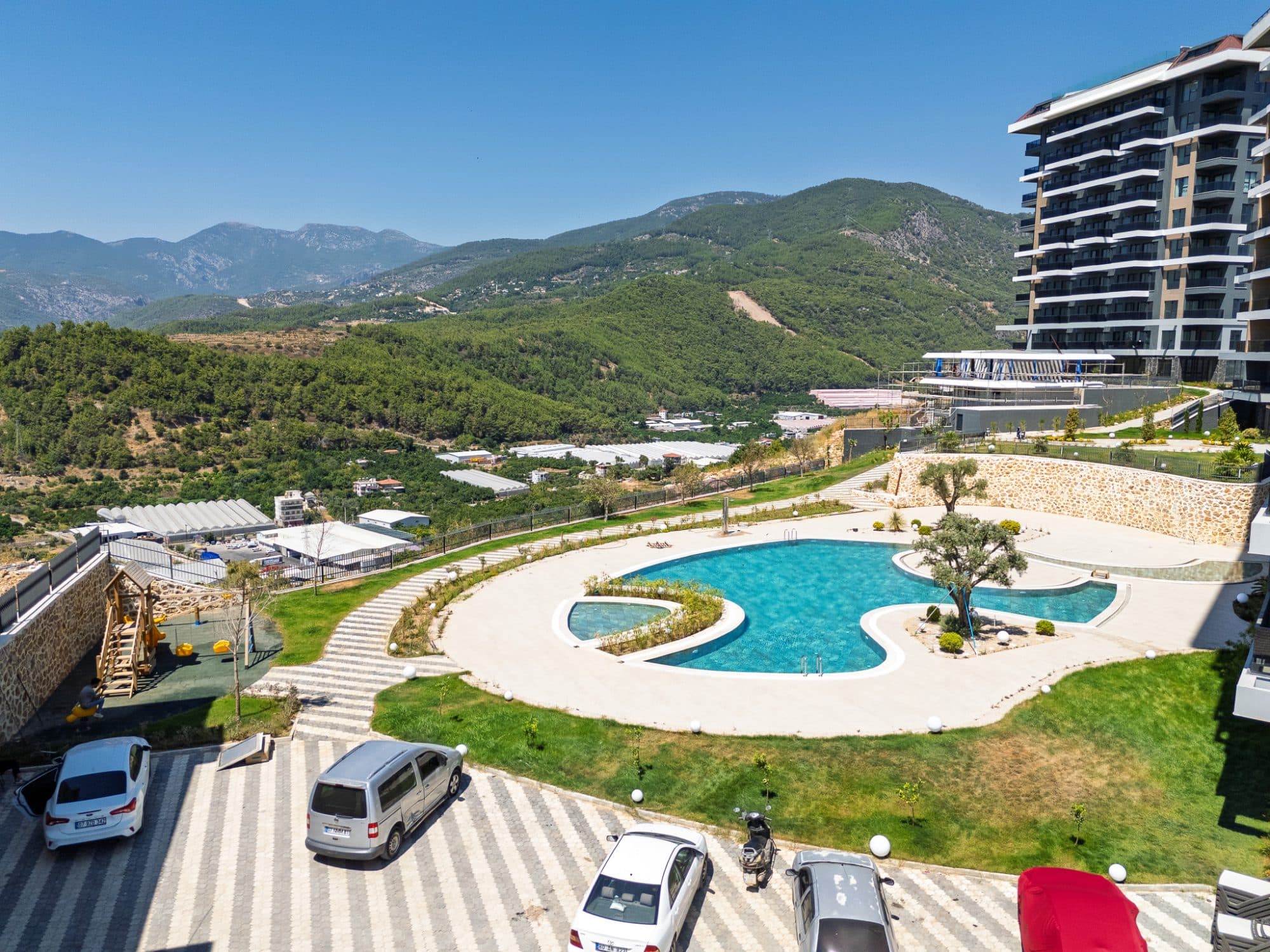 KÜÇÜKER TOWER DENİZ MANZARALI KİRALIK 1+1 DAİRELER