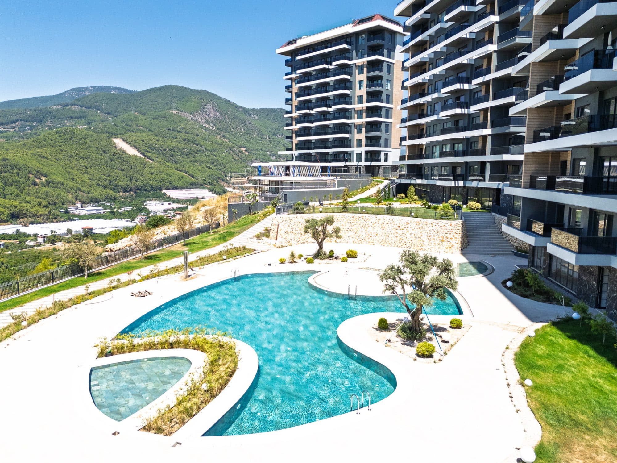 KÜÇÜKER TOWER DENİZ MANZARALI KİRALIK 1+1 DAİRELER