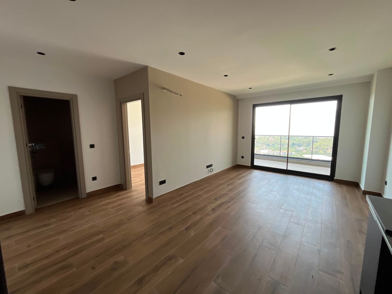 KÜÇÜKER TOWER DENİZ MANZARALI KİRALIK 1+1 DAİRELER