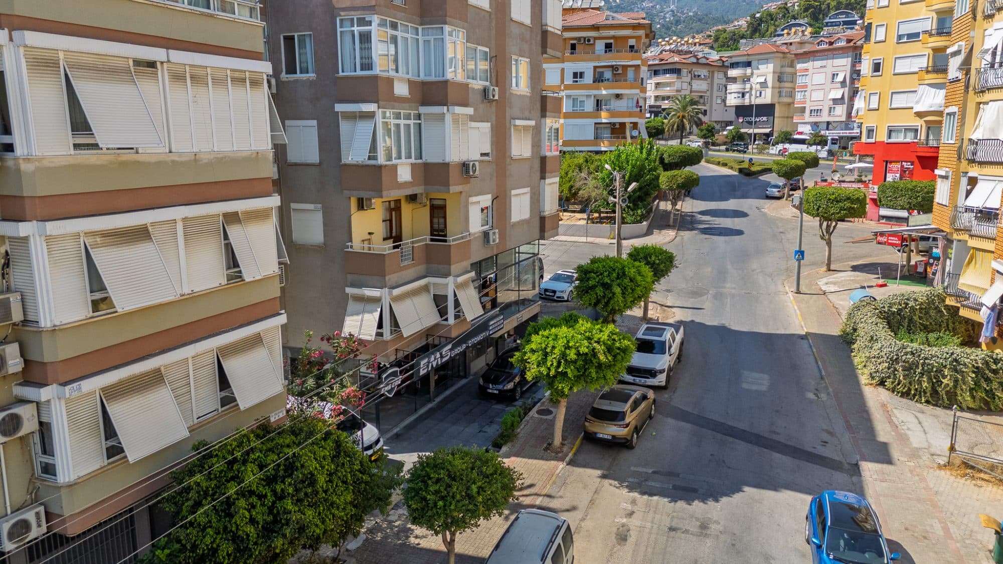 ALANYA 8. NOTER KARŞISINDA SATILIK DÜKKAN