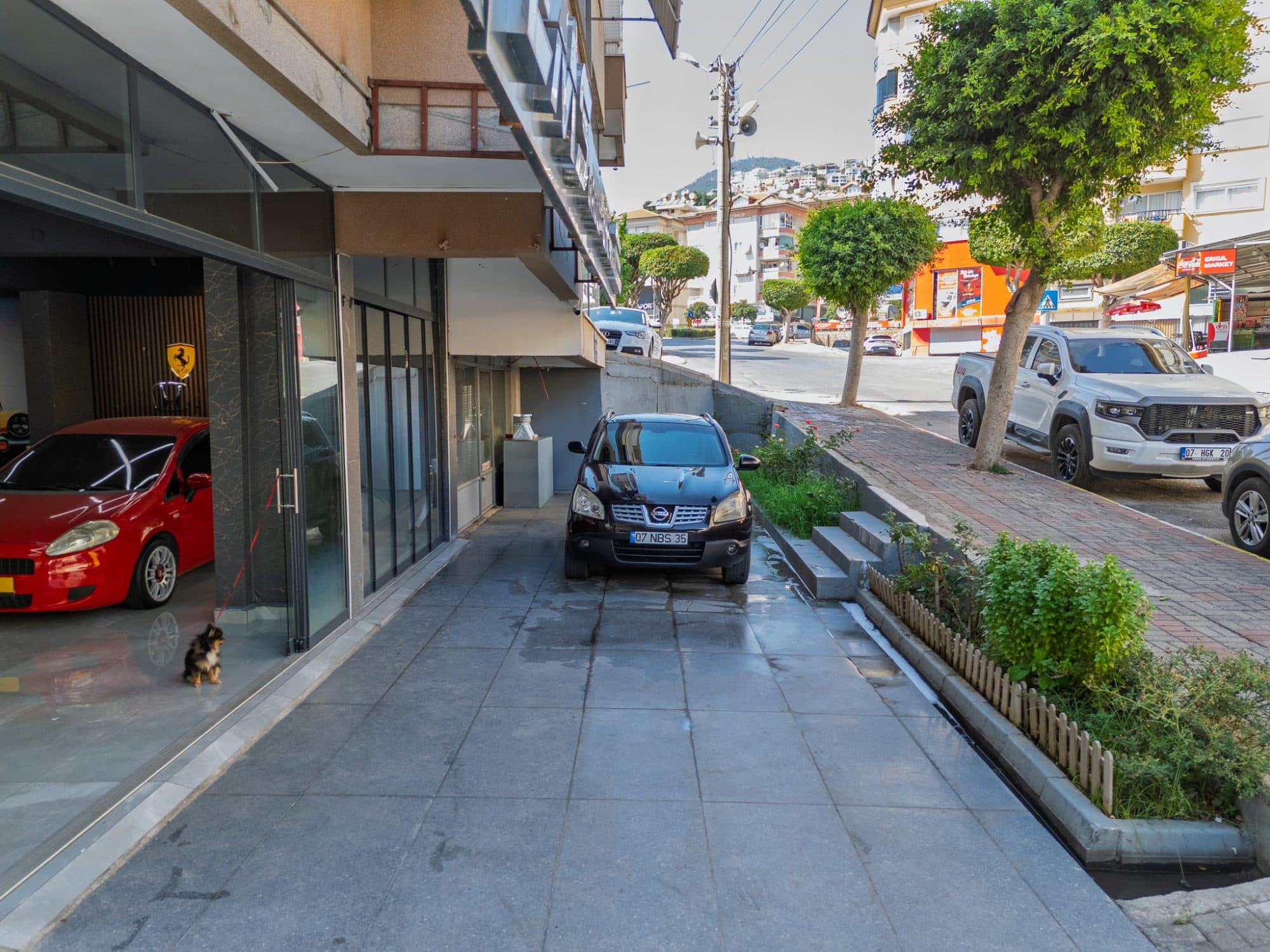 ALANYA 8. NOTER KARŞISINDA SATILIK DÜKKAN