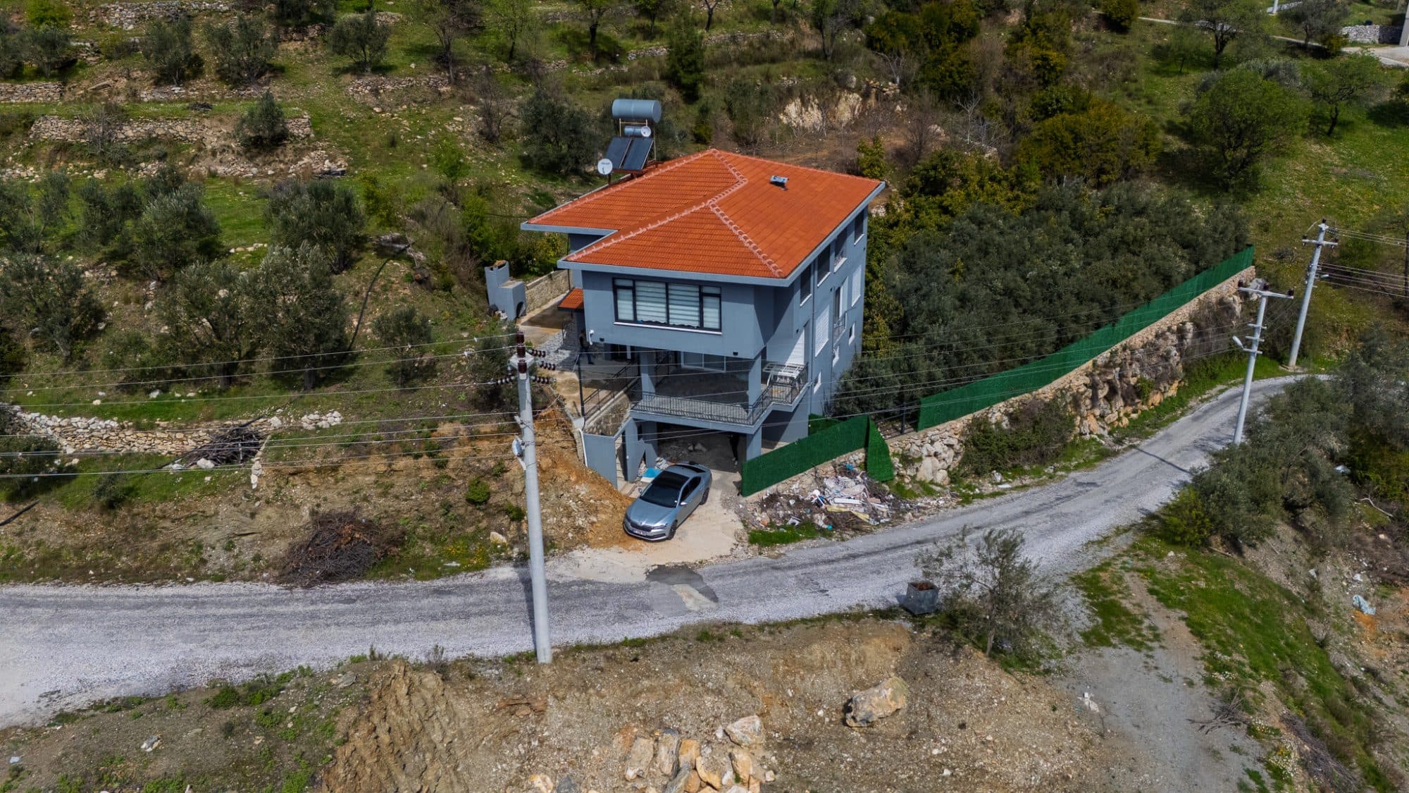 ALANYA KAYABAŞI 1.747m² ARAZİSİYLE EŞYALI MÜSTAKİL EV