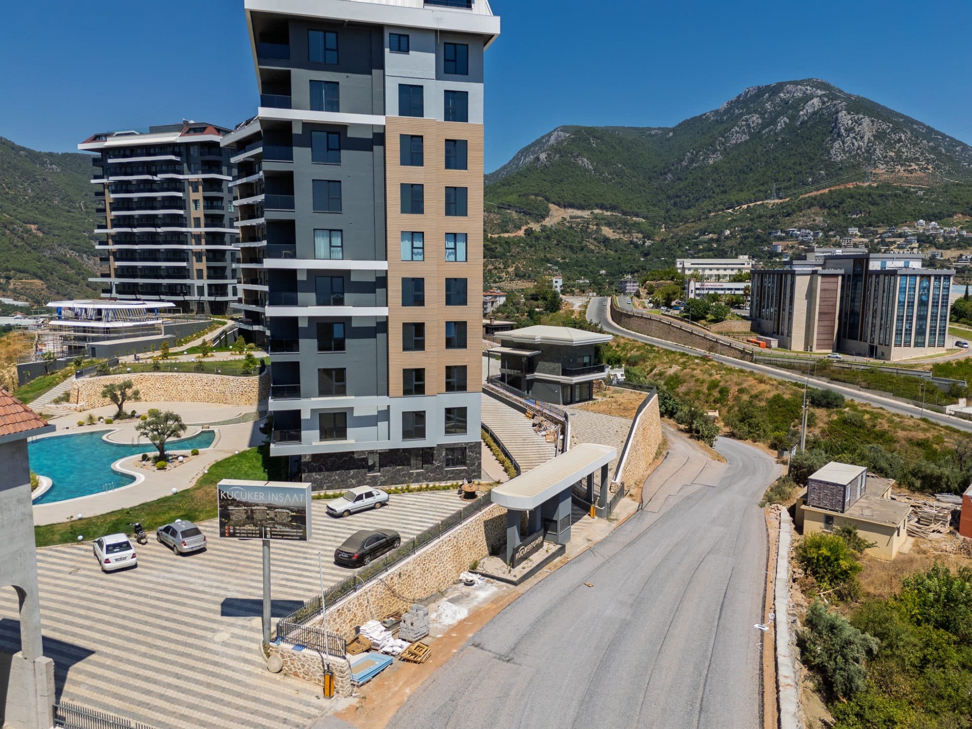 KÜÇÜKER TOWER DENİZ MANZARALI KİRALIK 1+1 DAİRELER