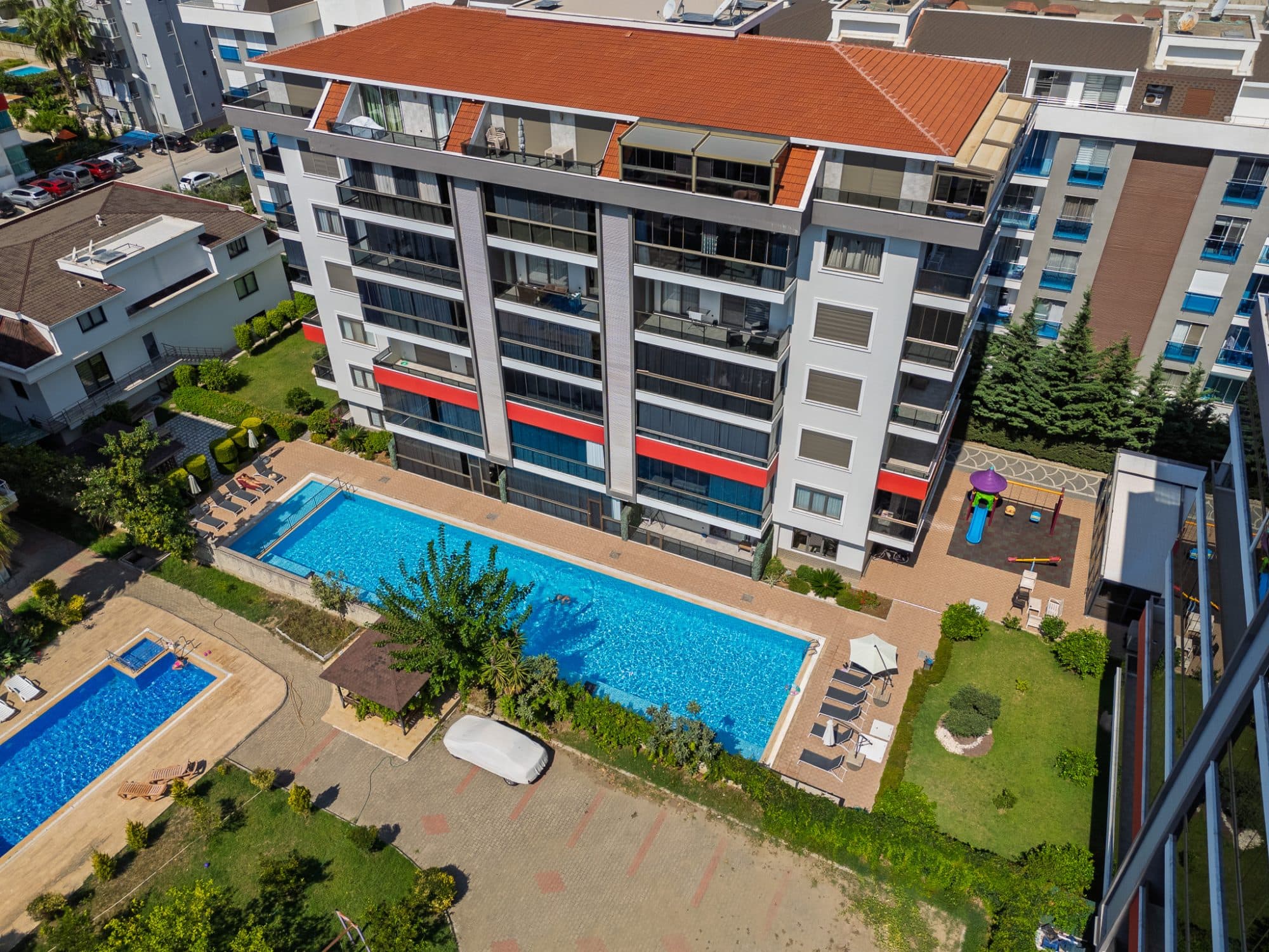 ALANYA KESTEL'DE DENİZE 150MT SATILIK FULL EŞYALI AKTİVİTELİ 1+1