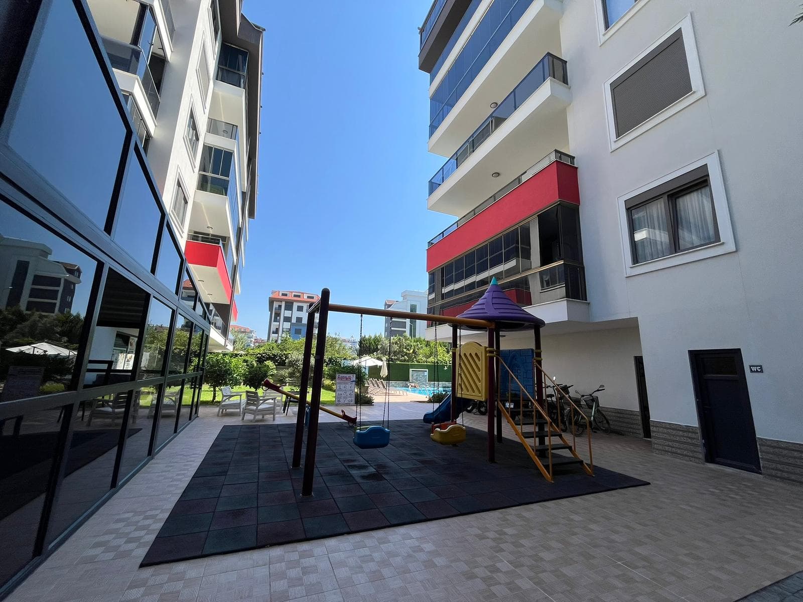 ALANYA KESTEL'DE DENİZE 150MT SATILIK FULL EŞYALI AKTİVİTELİ 1+1