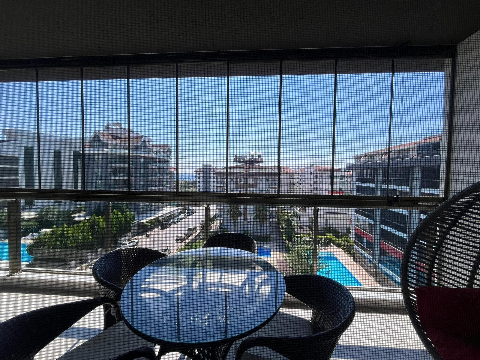 ALANYA KESTEL'DE DENİZE 150MT SATILIK FULL EŞYALI AKTİVİTELİ 1+1
