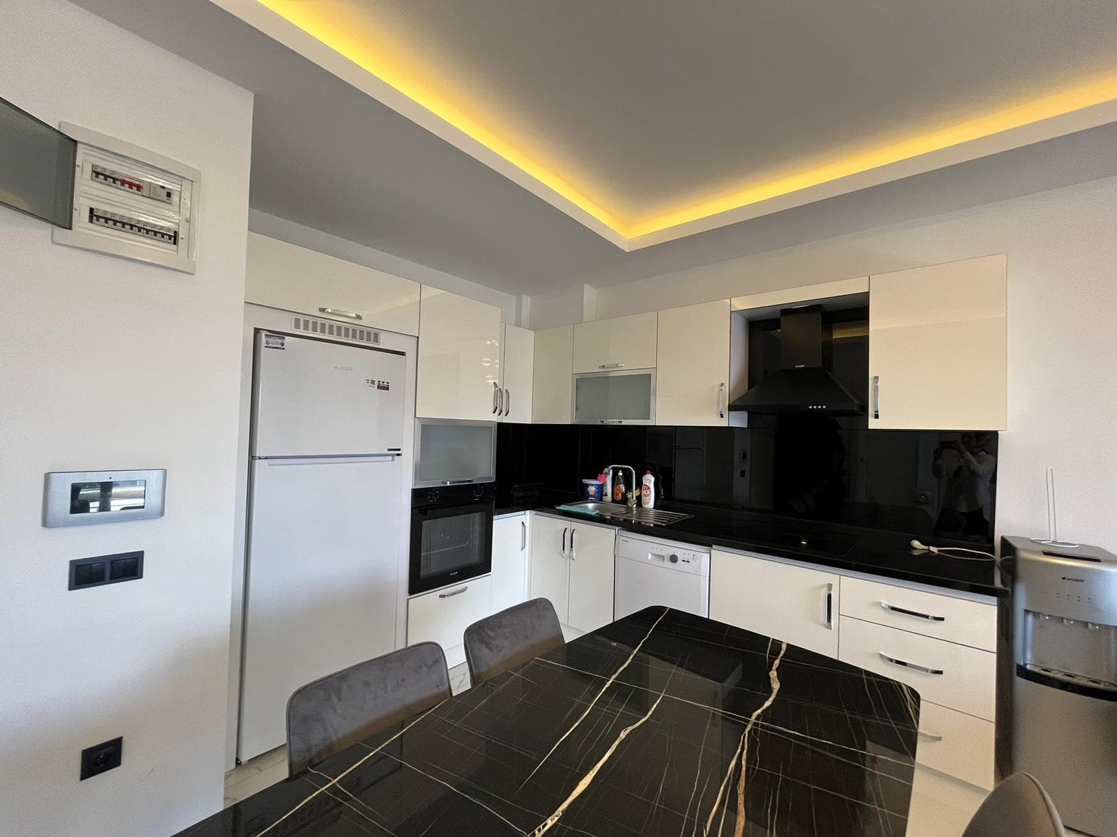ALANYA KESTEL'DE DENİZE 150MT SATILIK FULL EŞYALI AKTİVİTELİ 1+1