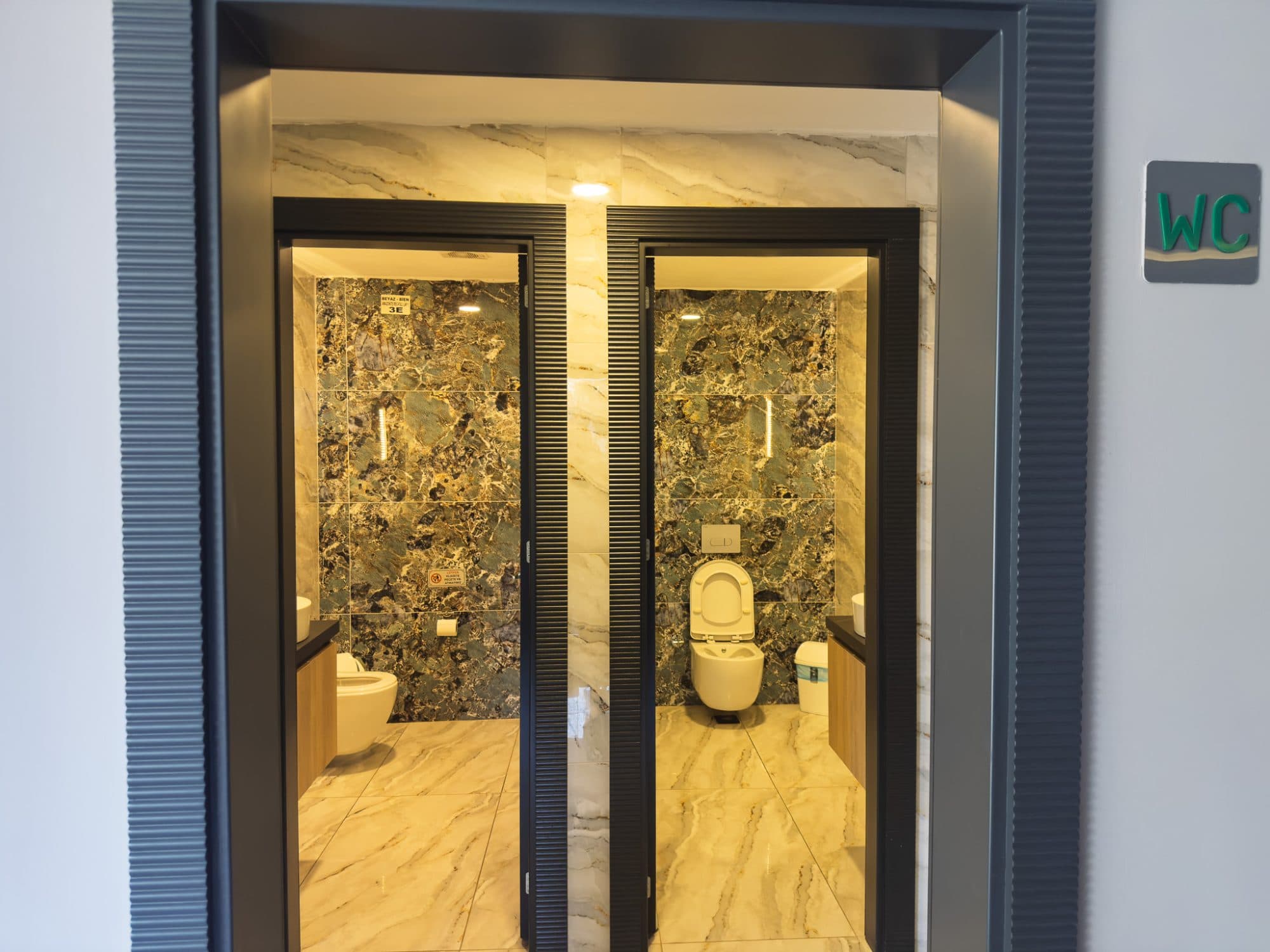 Alanya Mahmutlar Green Ocean Residence’ta Satılık 1+1 Daire