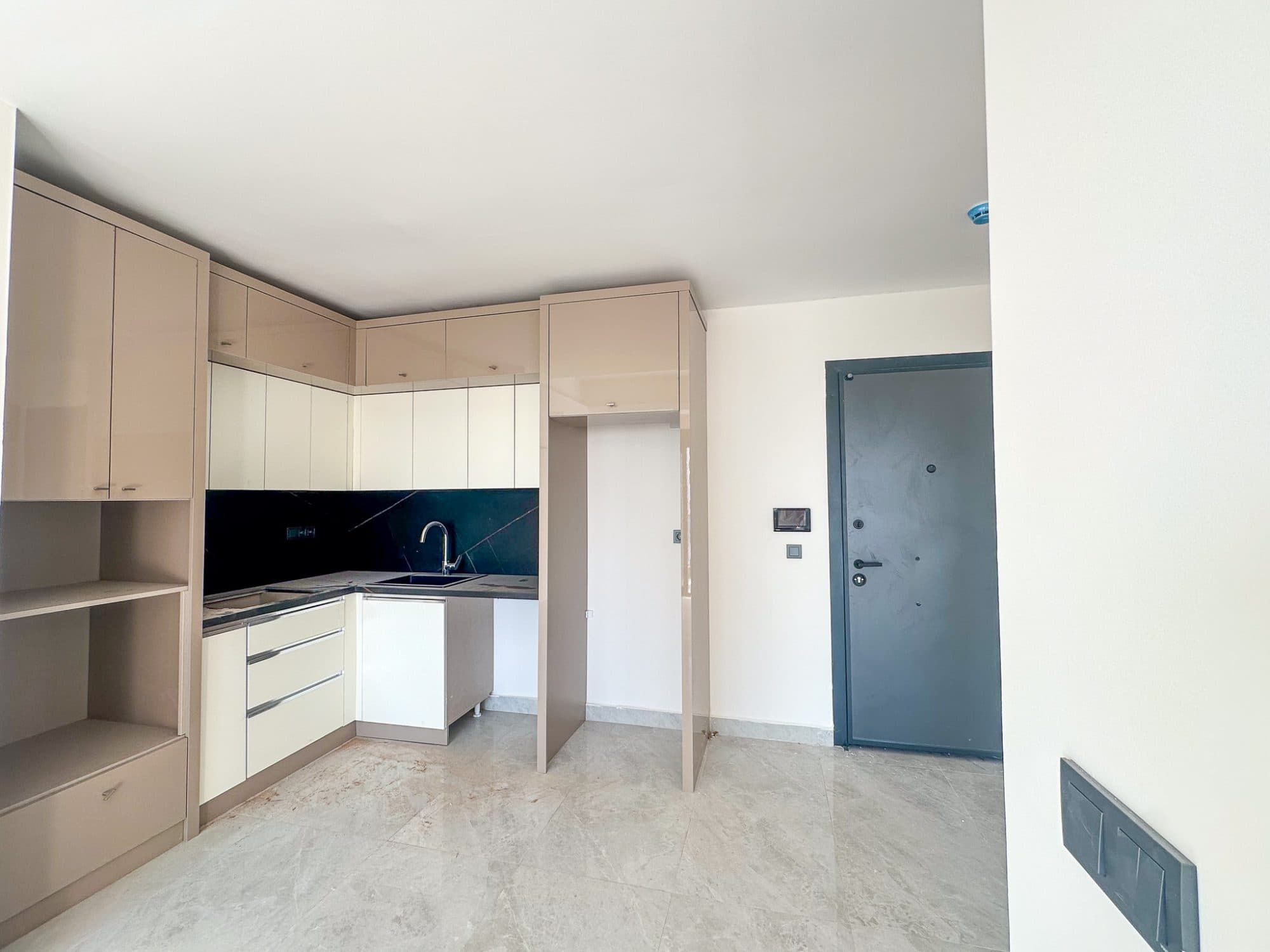 Alanya Mahmutlar Green Ocean Residence’ta Satılık 1+1 Daire
