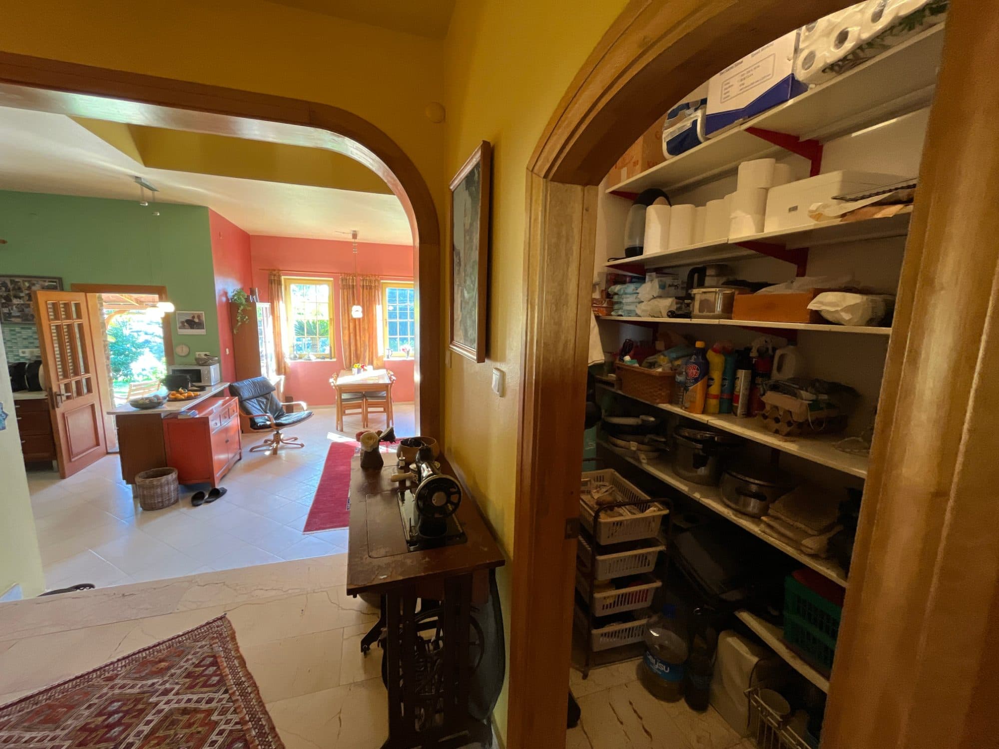 4.240 m² Arazi Üzerinde Özel Bahçeli 225 m² Satılık Taş Ev 28