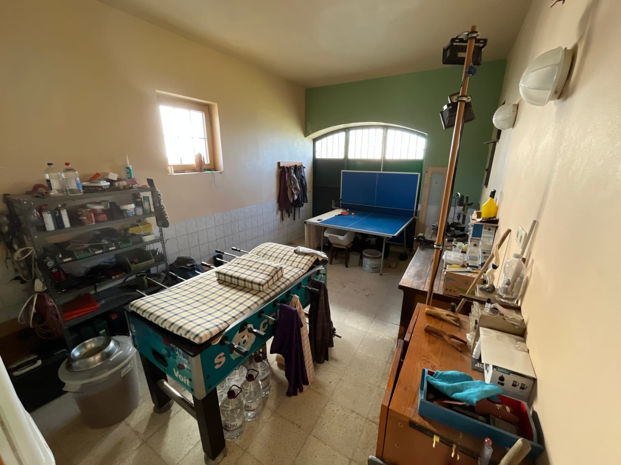 4.240 m² Arazi Üzerinde Özel Bahçeli 225 m² Satılık Taş Ev 32